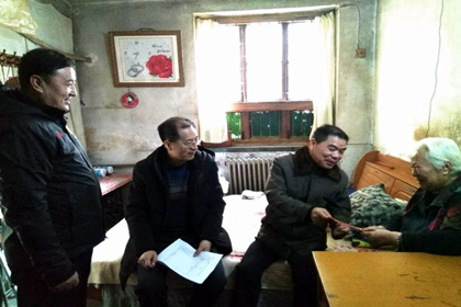 【“四進(jìn)萬家系列活動”】集團(tuán)領(lǐng)導(dǎo)走訪慰問組開展“進(jìn)萬家門、訪萬家情、解萬家難、暖萬家心”活動