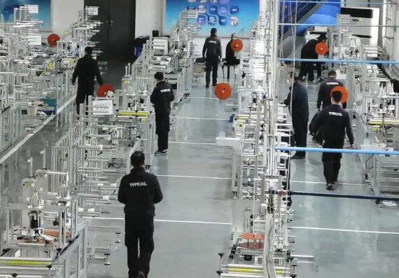 【標(biāo)準(zhǔn)集團(tuán)】“標(biāo)準(zhǔn)牌”全自動N95口罩機批量交付